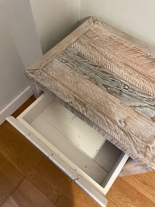 Mesilla rústica de madera