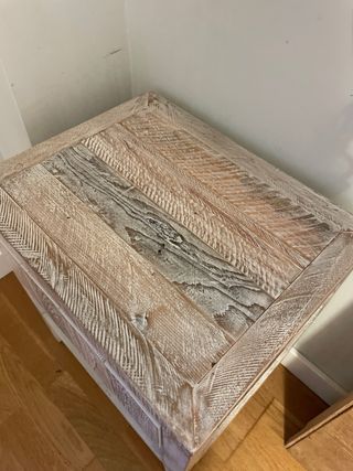 Mesilla rústica de madera