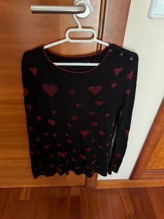 Jersey Desigual Negro Corazones Rojos