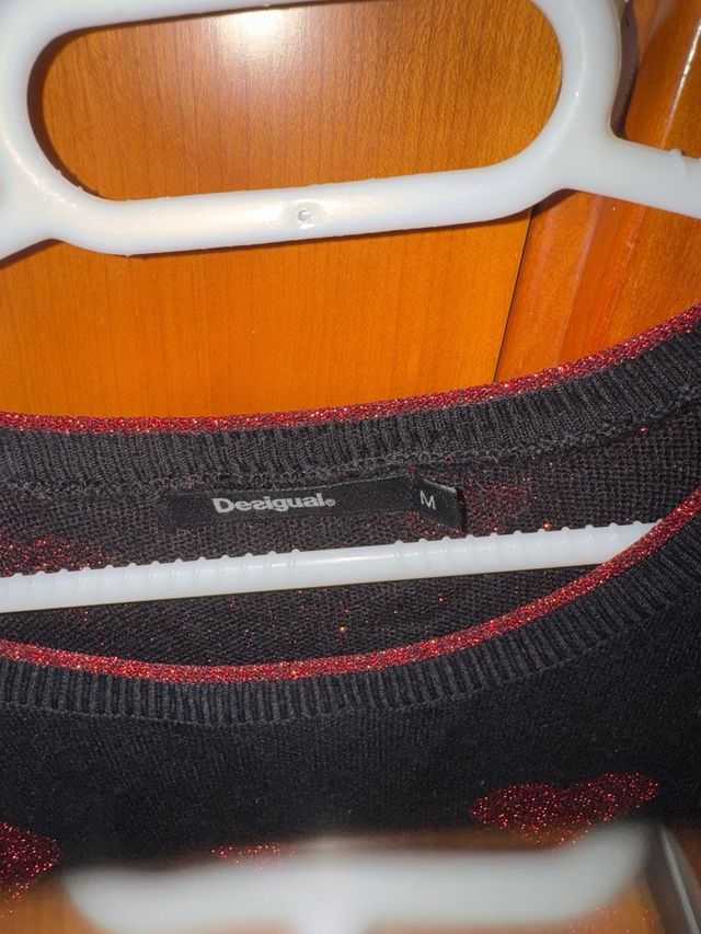 Jersey Desigual Negro Corazones Rojos