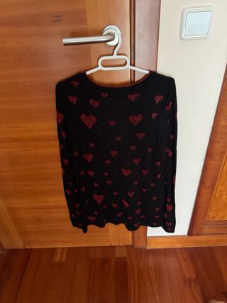 Jersey Desigual Negro Corazones Rojos