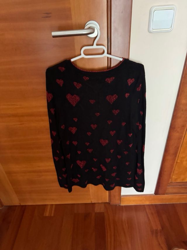 Jersey Desigual Negro Corazones Rojos