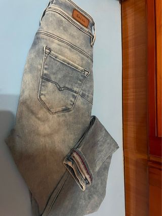 Pantalón vaquero Salsa desgastado