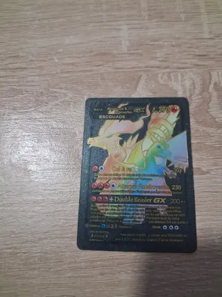 Carta Pokémon Reshiram & Charizard GX