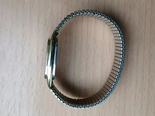 Reloj Timex Cuarzo Vintage Dorado