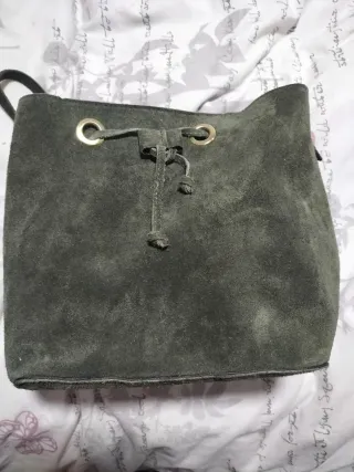 Bolso de ante verde,modelo Bouler de Banoffee