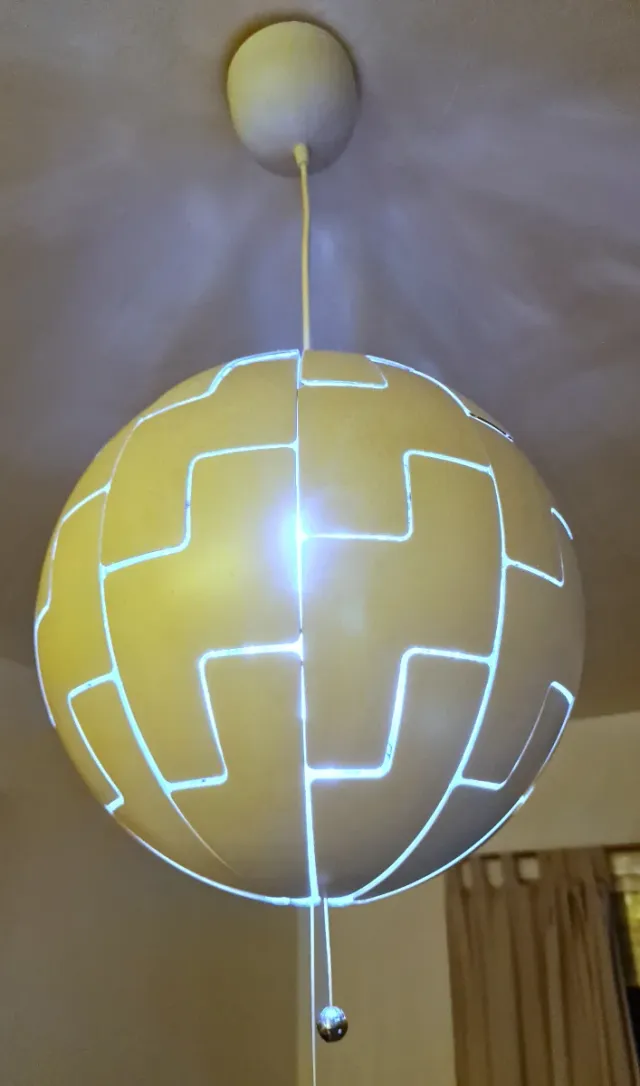 Lampada sfera Star Wars di IKEA