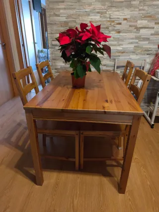 Mesa comedor madera con 4 sillas