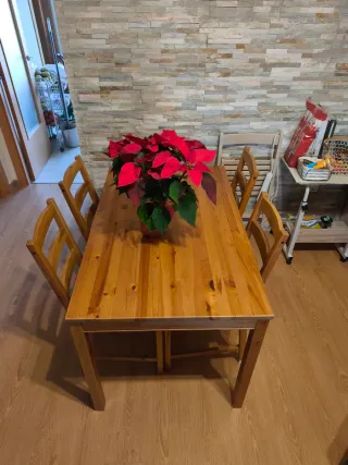 Mesa comedor madera con 4 sillas