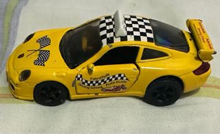 Porsche 911 Carreras 1:43 Amarillo