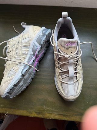 Zapatillas Asics Beige/Gris