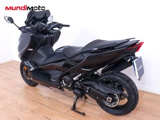YAMAHA T-MAX 560 TECH MAX