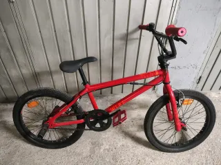 Bicicleta BMX Roja