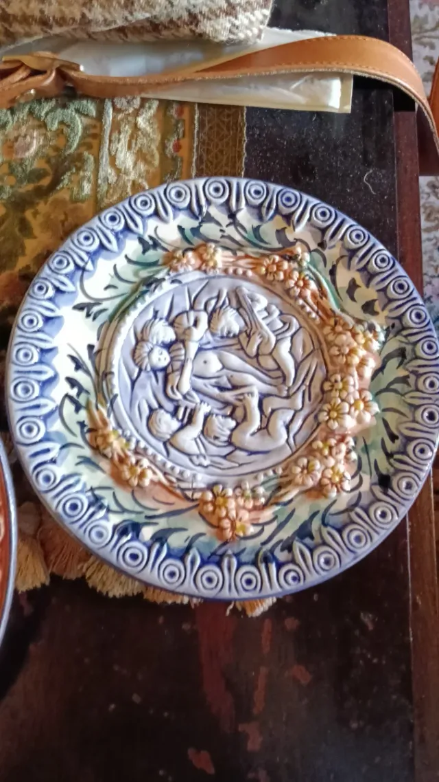 Juego de platos decorativos colores vistosos