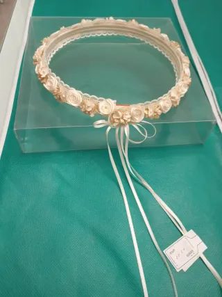 Corona de flores beige (Mod. R2)