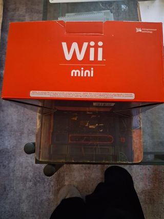Nintendo Wii Mini Roja + Wii Sports Resort