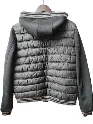 Cazadora acolchada negra