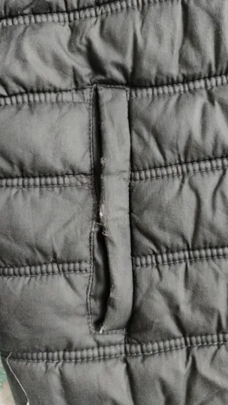 Cazadora acolchada negra