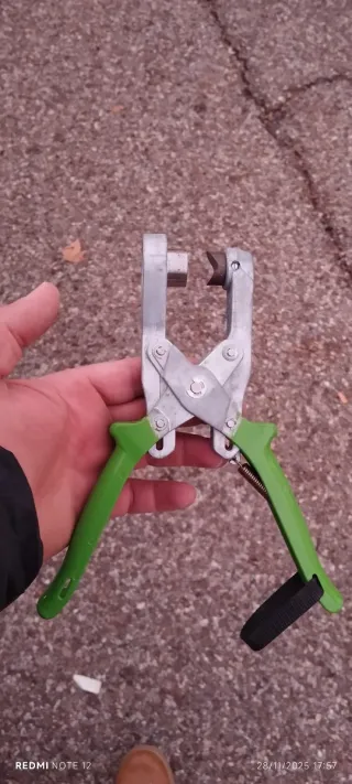 Herramienta de engarce