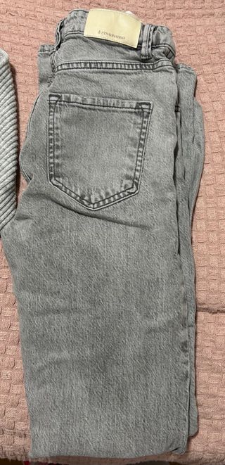 Pack Jersey Bershka y Pantalón Stradivarius Gris