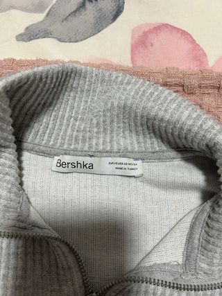 Pack Jersey Bershka y Pantalón Stradivarius Gris