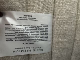 Cama y Colchón Gris y Blanco