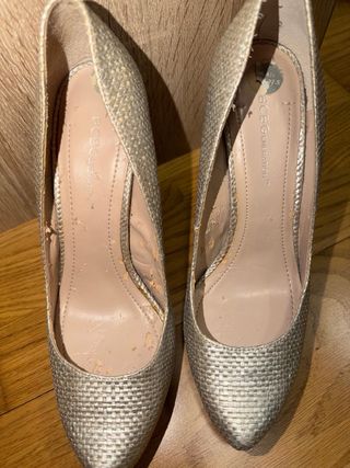 Tacones BCBGENERATION Plateados