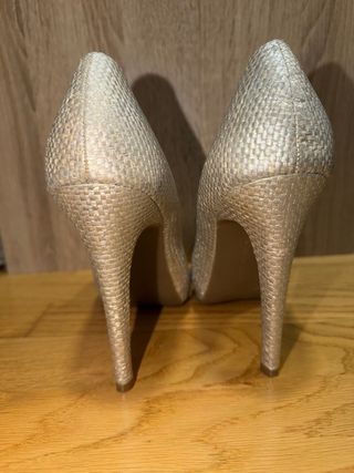 Tacones BCBGENERATION Plateados