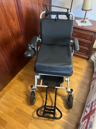 Silla de ruedas eléctrica plegable