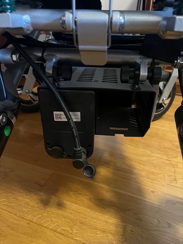 Silla de ruedas eléctrica plegable