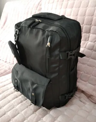 Mochila de viaje cabina avión negra