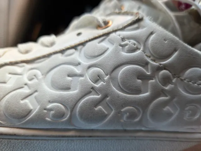 Zapatillas Guess Blancas con Logo GG