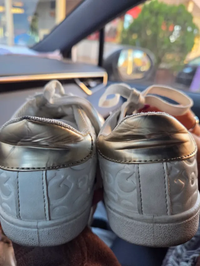 Zapatillas Guess Blancas con Logo GG