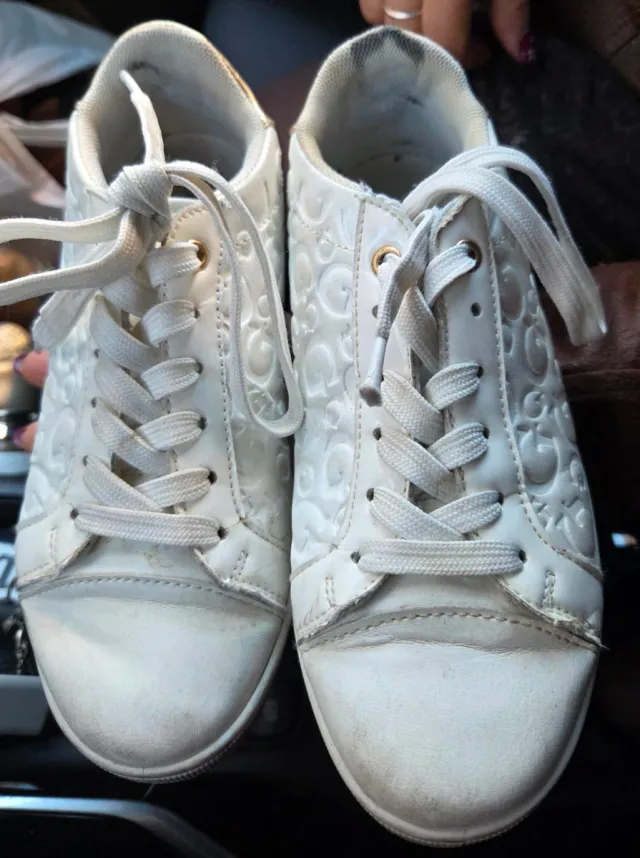 Zapatillas Guess Blancas con Logo GG