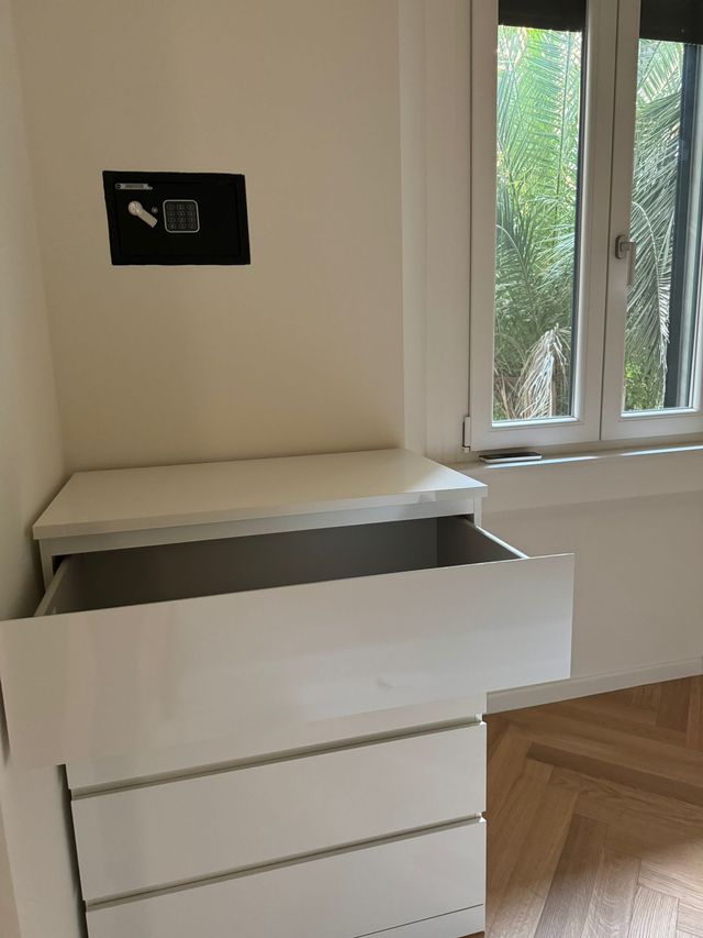 Cassettiera 4 cassetti capiente