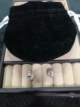 Pendientes de acero perla y ositos dorados. Nuevos