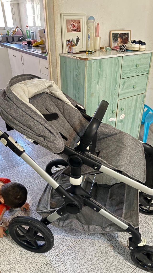 Carrito de bebé bugaboo prácticamente nuevo