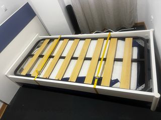 Cama 90 con cabecero, colchón y mesilla con 2 cajo