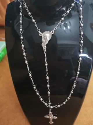 Rosario de plata con cruz