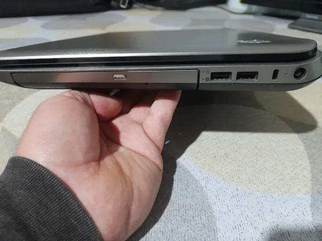 Portatile HP i7 + Valigetta e Mouse HP Nuovi