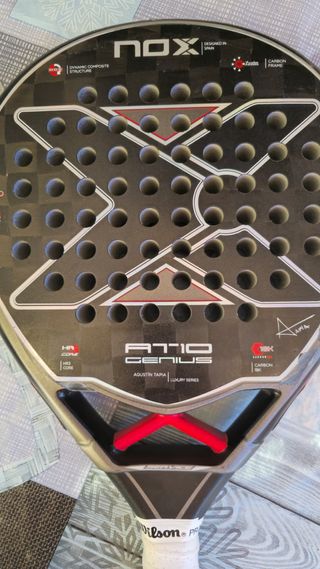 Pala Nox AT10 Genius 18K Agustín Tapia 2023