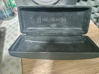 Porta occhiali Versace nero e oro