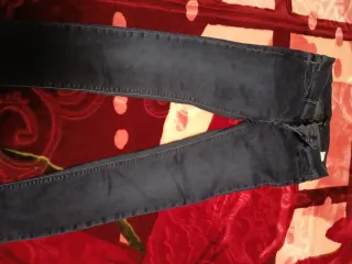 Vaqueros ZARA bordados florales