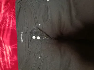 Vaqueros ZARA bordados florales