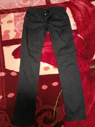 Vaqueros ZARA bordados florales