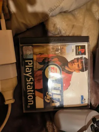 PS Vita Sony Negra + PlayStation 1