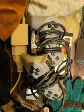 PS Vita Sony Negra + PlayStation 1