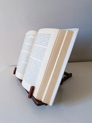 Atril pieghevole in legno per libri