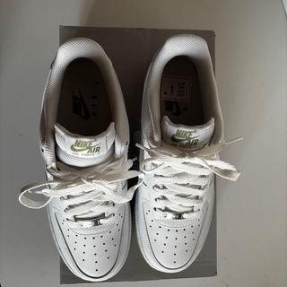 Nike Air Force 1 '07 Blancas y suela traslúcida