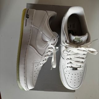 Nike Air Force 1 '07 Blancas y suela traslúcida